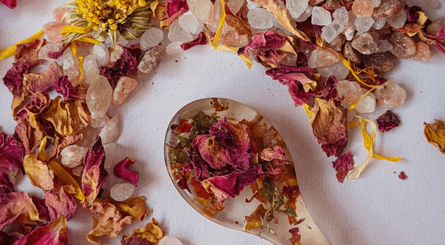 Peeling rukou a nohou: malý rituál, který udělá velký rozdíl